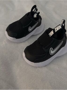 Nike Kids Black and White Slip-On Hook-and-Loop Sneakers